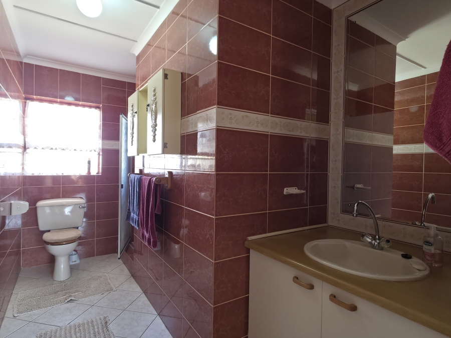 9 Bedroom Property for Sale in Noorsekloof Eastern Cape
